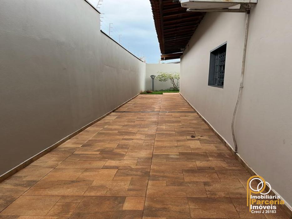 WhatsApp Image 2025-10-13 at 15.12.26.jpeg